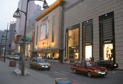 �S��2011����ĩ�M(j��n)�v�L(zh��ng)��׿չُ(g��u)������