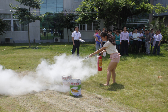 皇氏乳業(yè)進行消防安全教育培訓圖三