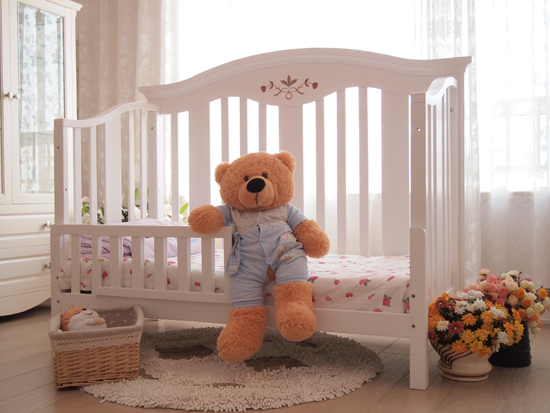 戴安娜白色嬰兒床