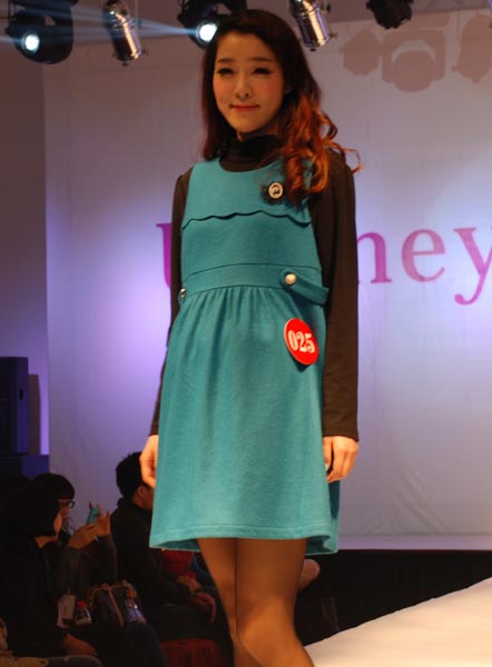 ��(y��u)ؐ���{ɫ�o���ЋD�B��ȹ