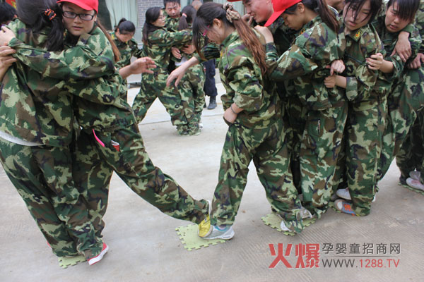 ���l(f��)���X(ju��)������ֱǰ