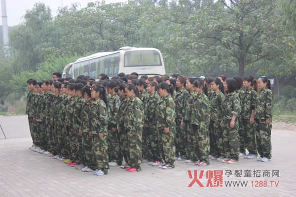 難忘的火爆拓展訓(xùn)練