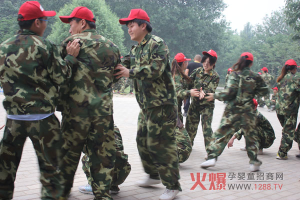 拓展訓(xùn)練中不斷完善自己