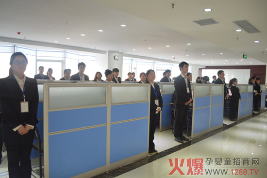 �k���h(hu��n)��