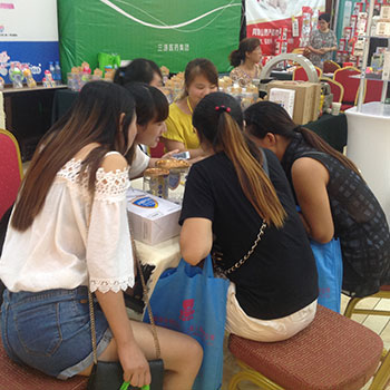 火爆網(wǎng)大講堂29屆訂貨會現(xiàn)場