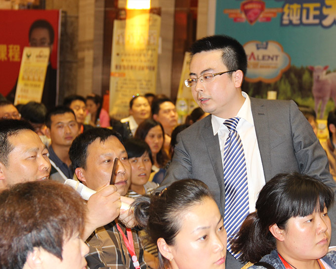 火爆嬰童網(wǎng)實(shí)戰(zhàn)大講堂濟(jì)南站楊帆老師備受追捧