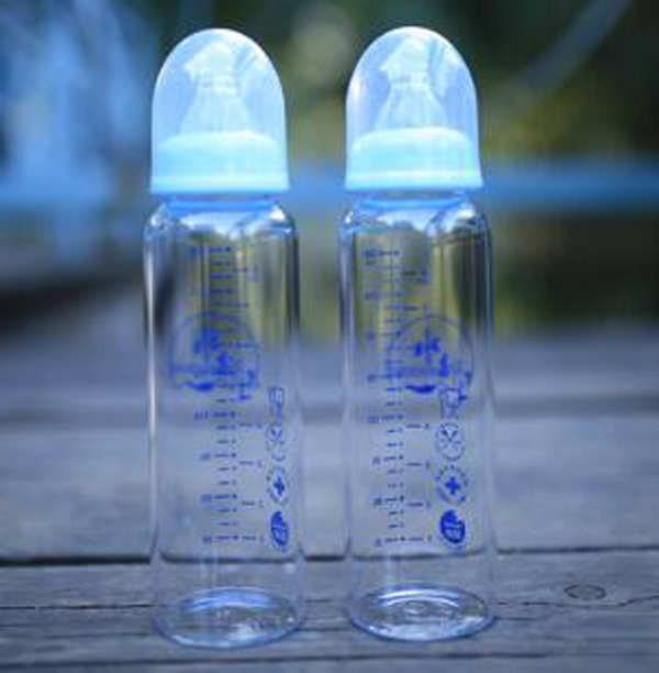 貝倍新生兒標口徑高硼硅玻璃奶瓶.jpg 貝倍新生兒標口徑高硼硅玻璃奶瓶.jpg