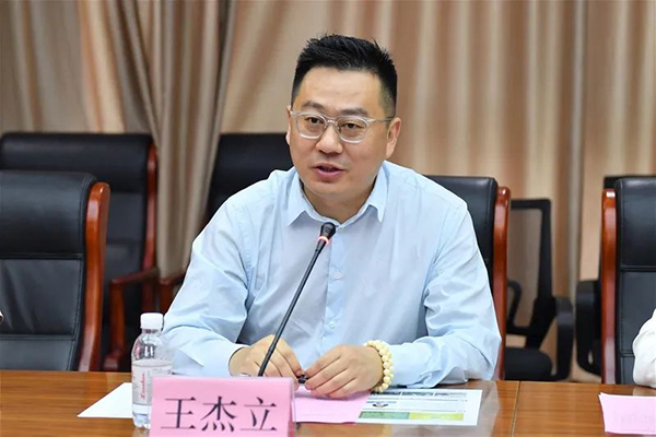 萬(wàn)哺樂(lè)與中歐營(yíng)養(yǎng)與健康聯(lián)合研究中心簽約合作4.jpg 萬(wàn)哺樂(lè)與中歐營(yíng)養(yǎng)與健康聯(lián)合研究中心簽約合作4.jpg