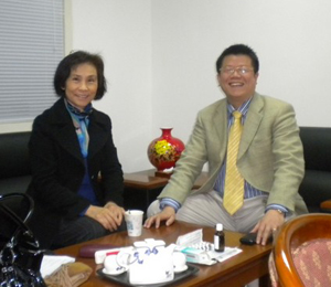 �Ϻ��I(y��ng)�B(y��ng)�W(xu��)��(hu��)�����L(zh��ng)�O�����c�f��