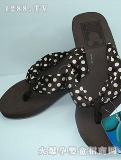 ���(y��ng)��ɫ��Ь