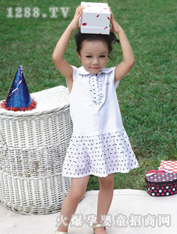 ͯԒ���°�ɫ�B��ȹ