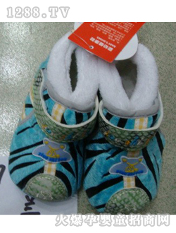 麗嬰房藍(lán)色黑條yinge鞋