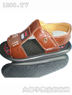 ��؈֮����ɫyingeƤЬ