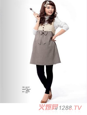 ���������Ћ����ɐ۰�ɫ��ɫ����