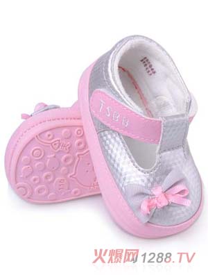 ��ʹ֮�����PU�׃��W(xu��)��Ь��ɫ