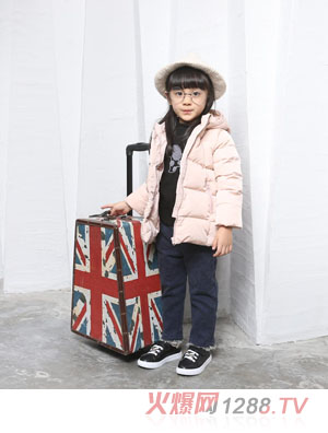 ���c(di��n)�neͯ��Ů����������ɫ���\