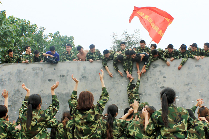 火爆網(wǎng)絡(luò)拓展訓(xùn)練之“畢業(yè)墻”