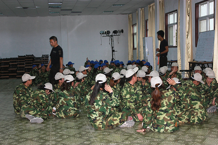 火爆網(wǎng)絡(luò)拓展訓(xùn)練之“七巧板”