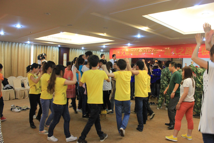 超人之路極限潛能特訓(xùn)營(yíng)之風(fēng)雨同舟